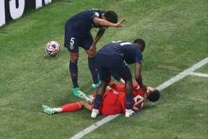 华体会网页版-胡梅尔斯：穆西亚拉和多纳鲁马都有责任，那个动作一点都不粗暴