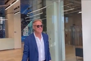 华体会入口-经纪人：劳塔罗会留在国米 阿什拉夫回米兰城踢球？让我再看看吧