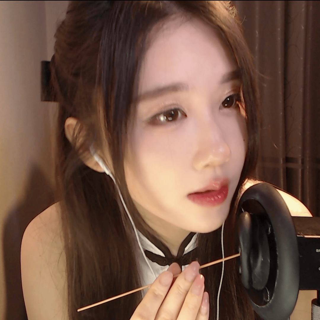 华体会官网-【助眠福利】今晚悄悄跟你说~戴上耳机一起来听吧~